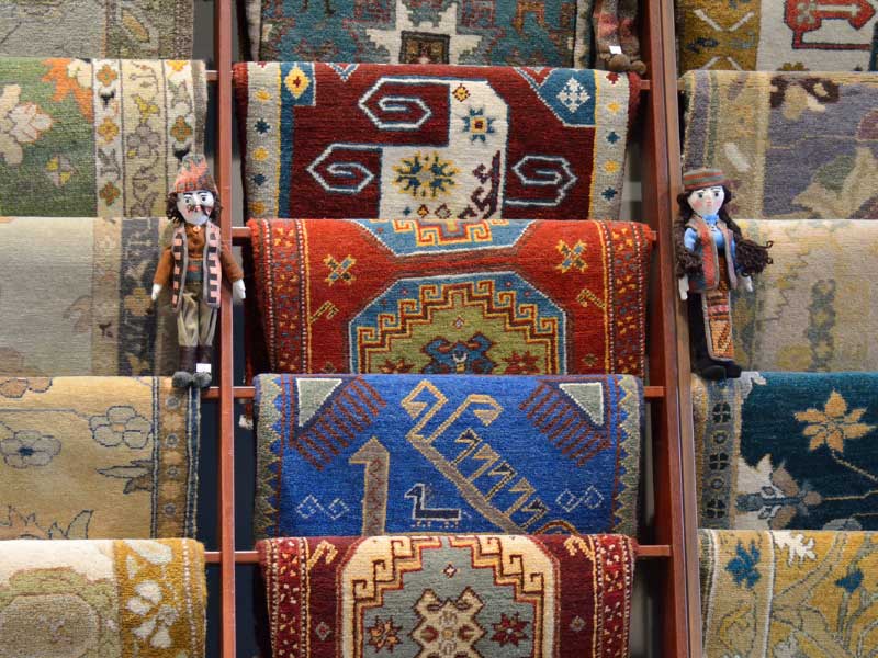 Tradicionalni tepisi se mogu izraditi po Vašoj želji i dizajnu. Direktna proizvodnja i prodaja. Više od 700 zadovoljnih klijenata.